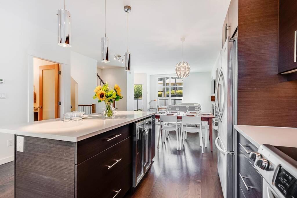 Cedar Hill Sunlit Stay - Bright Spacious & Modern Victoria Exteriér fotografie