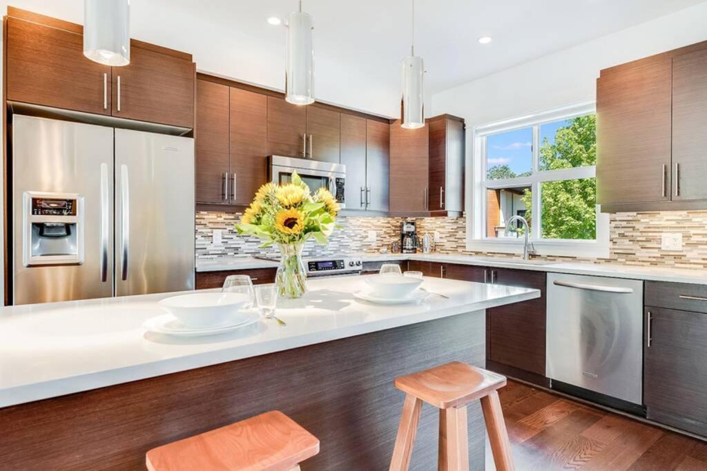 Cedar Hill Sunlit Stay - Bright Spacious & Modern Victoria Exteriér fotografie