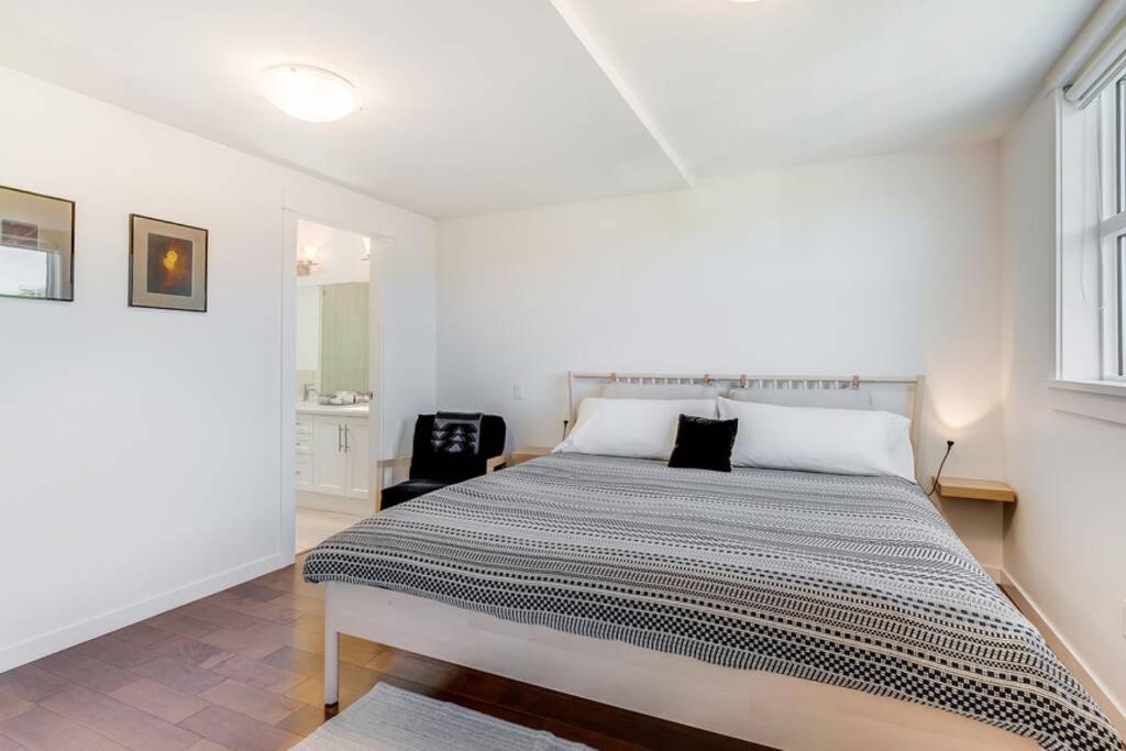 Cedar Hill Sunlit Stay - Bright Spacious & Modern Victoria Exteriér fotografie