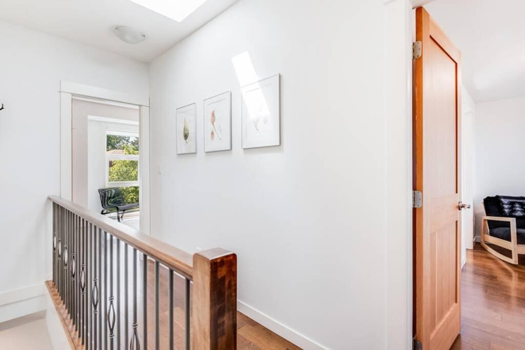 Cedar Hill Sunlit Stay - Bright Spacious & Modern Victoria Exteriér fotografie
