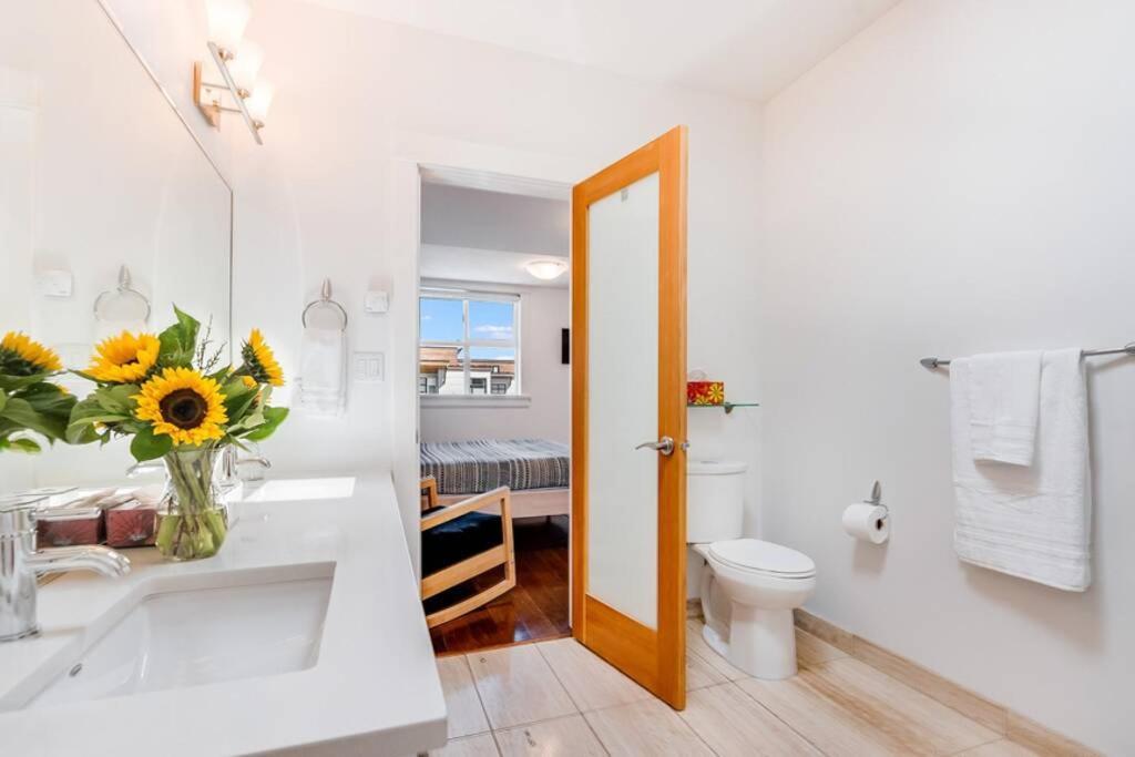 Cedar Hill Sunlit Stay - Bright Spacious & Modern Victoria Exteriér fotografie